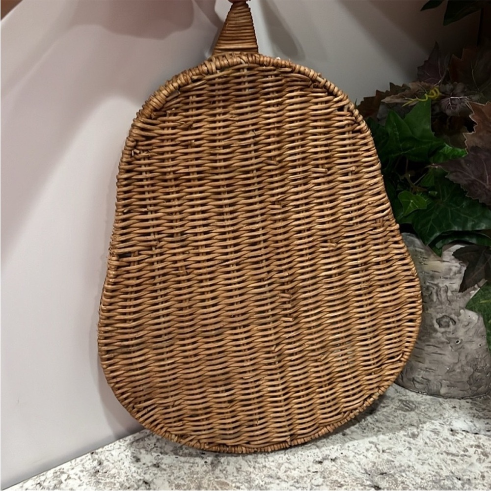 Pear Shaped Rattan Serving Tray πΏππΏ - Picture 4 of 10